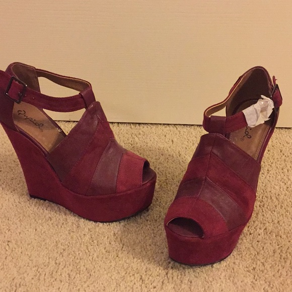burgundy wedges